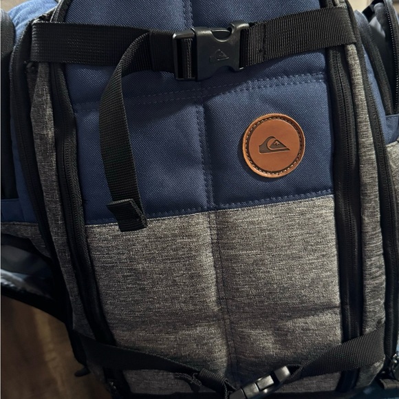 Quicksilver multi pocket backpack - Picture 8 of 10
